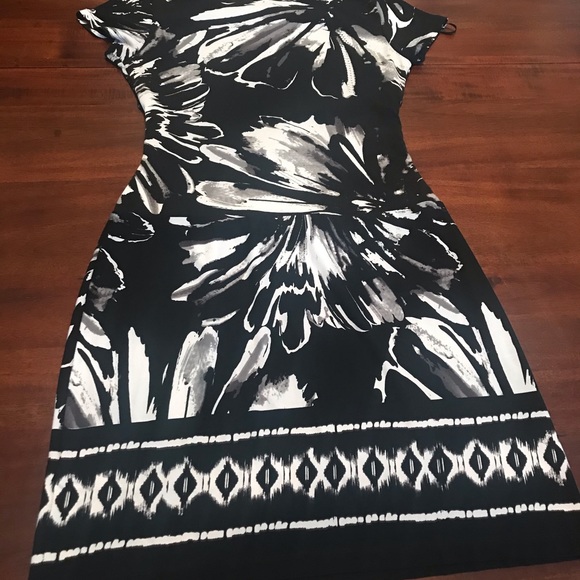 Short Dress - Picture 2 of 3